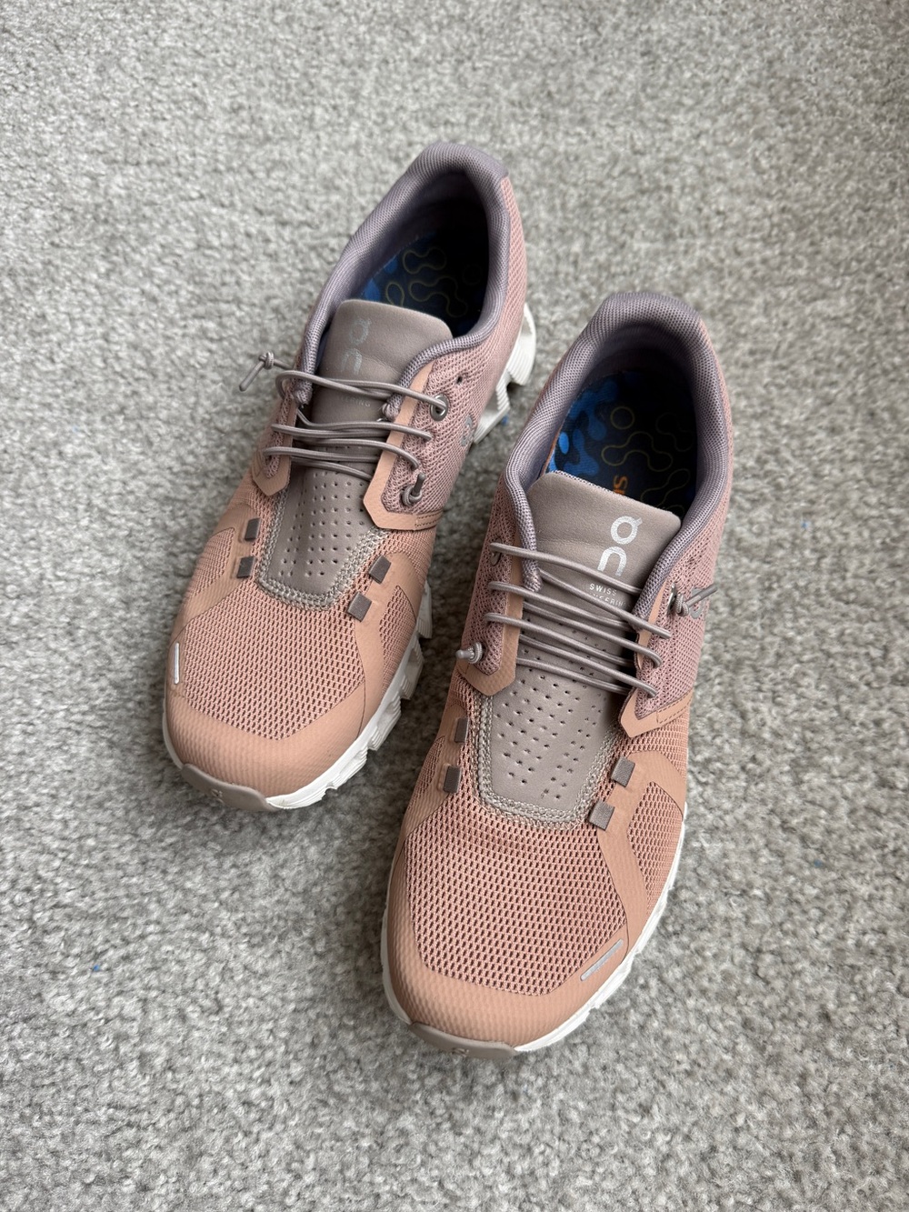 On Cloud 5 - Women’s 9 - Dusty Pink color
